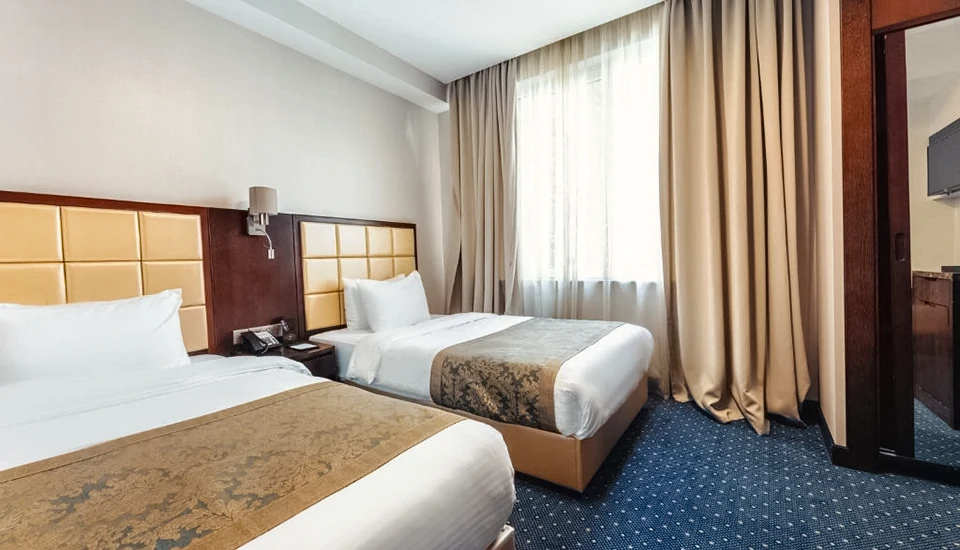 هتل کی ام ام تفلیس